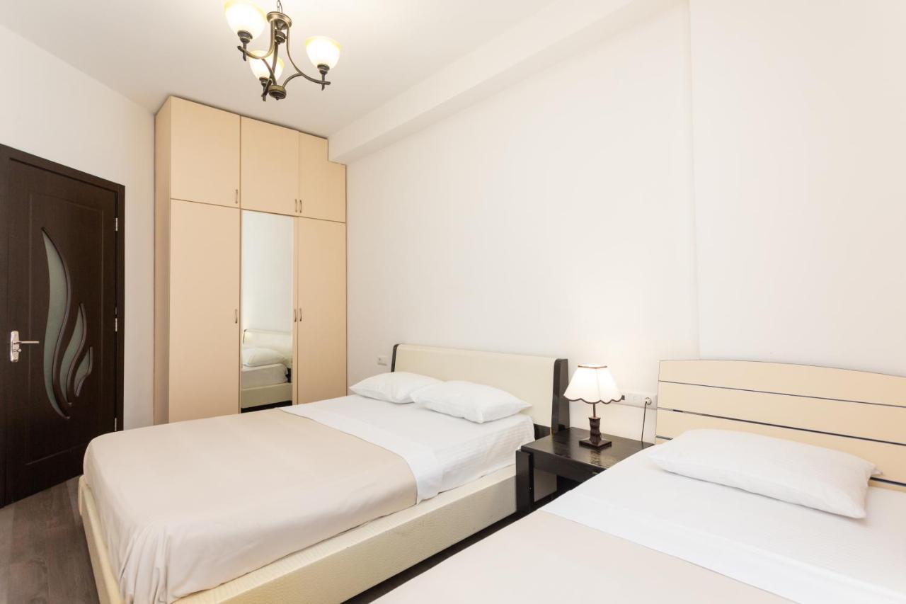 Two Bedroom Apartment In The City Center Tbilisi Exterior foto